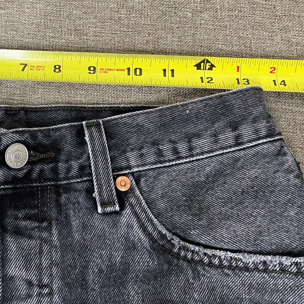 Levi's 501 Premium Denim Jean Shorts Women W27 Black-ish Gray Distressed Chewed - Picture 10 of 16
